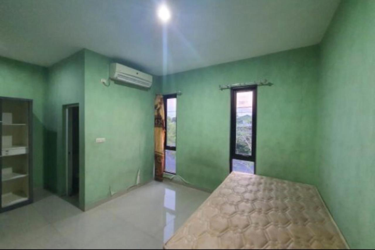 Oyo 93109 Garden Homestay 1 Tpr Surabaya Buitenkant foto