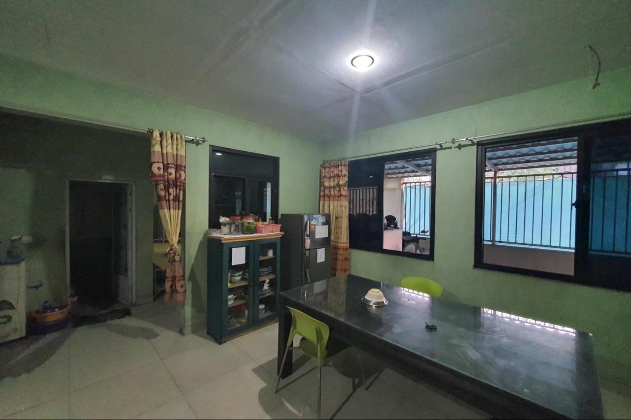 Oyo 93109 Garden Homestay 1 Tpr Surabaya Buitenkant foto