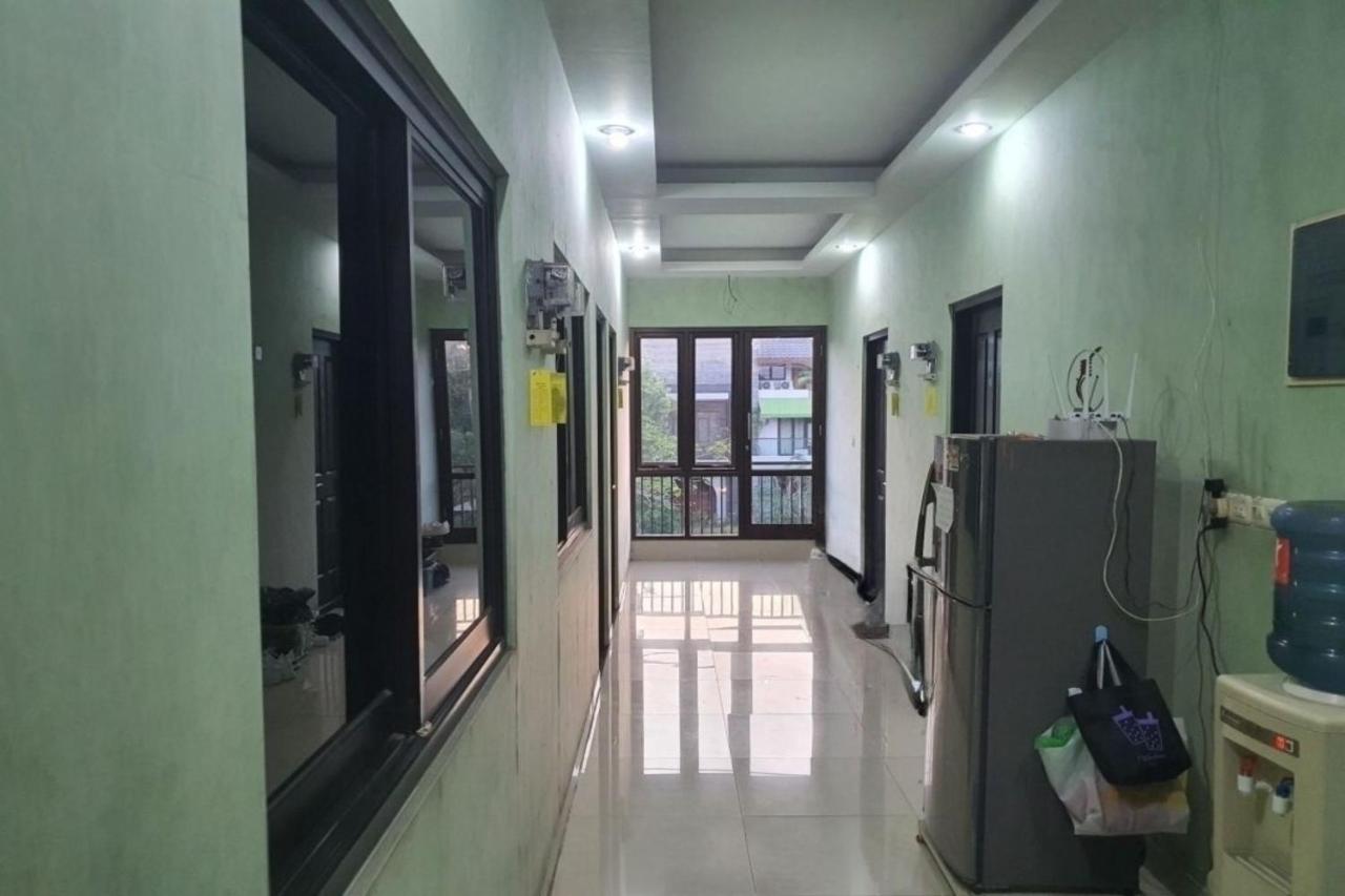 Oyo 93109 Garden Homestay 1 Tpr Surabaya Buitenkant foto