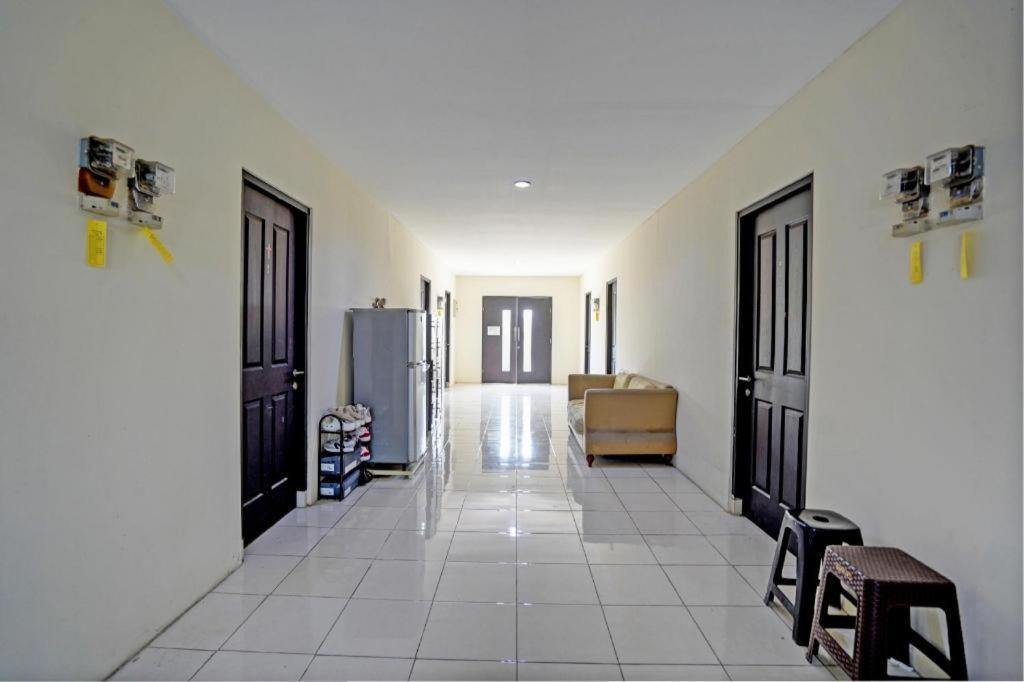 Oyo 93109 Garden Homestay 1 Tpr Surabaya Buitenkant foto